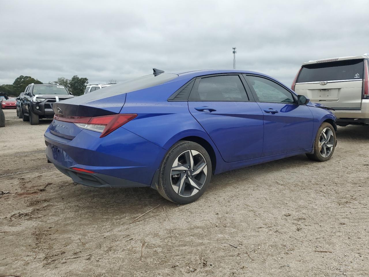 2023 Hyundai Elantra Sel - Image 3