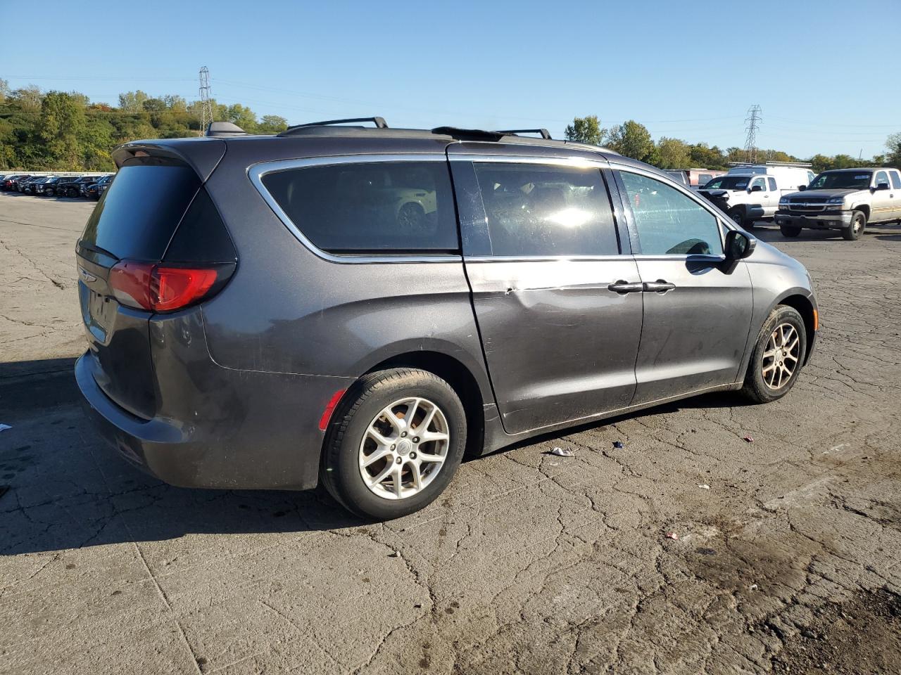 2020 Chrysler Voyager Lxi - Image 3