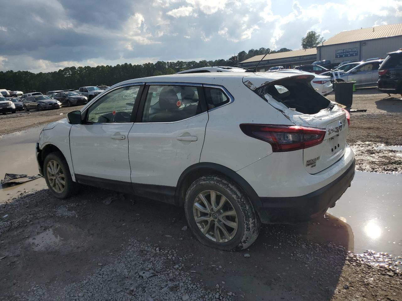 2021 Nissan Rogue Sport S - Image 2