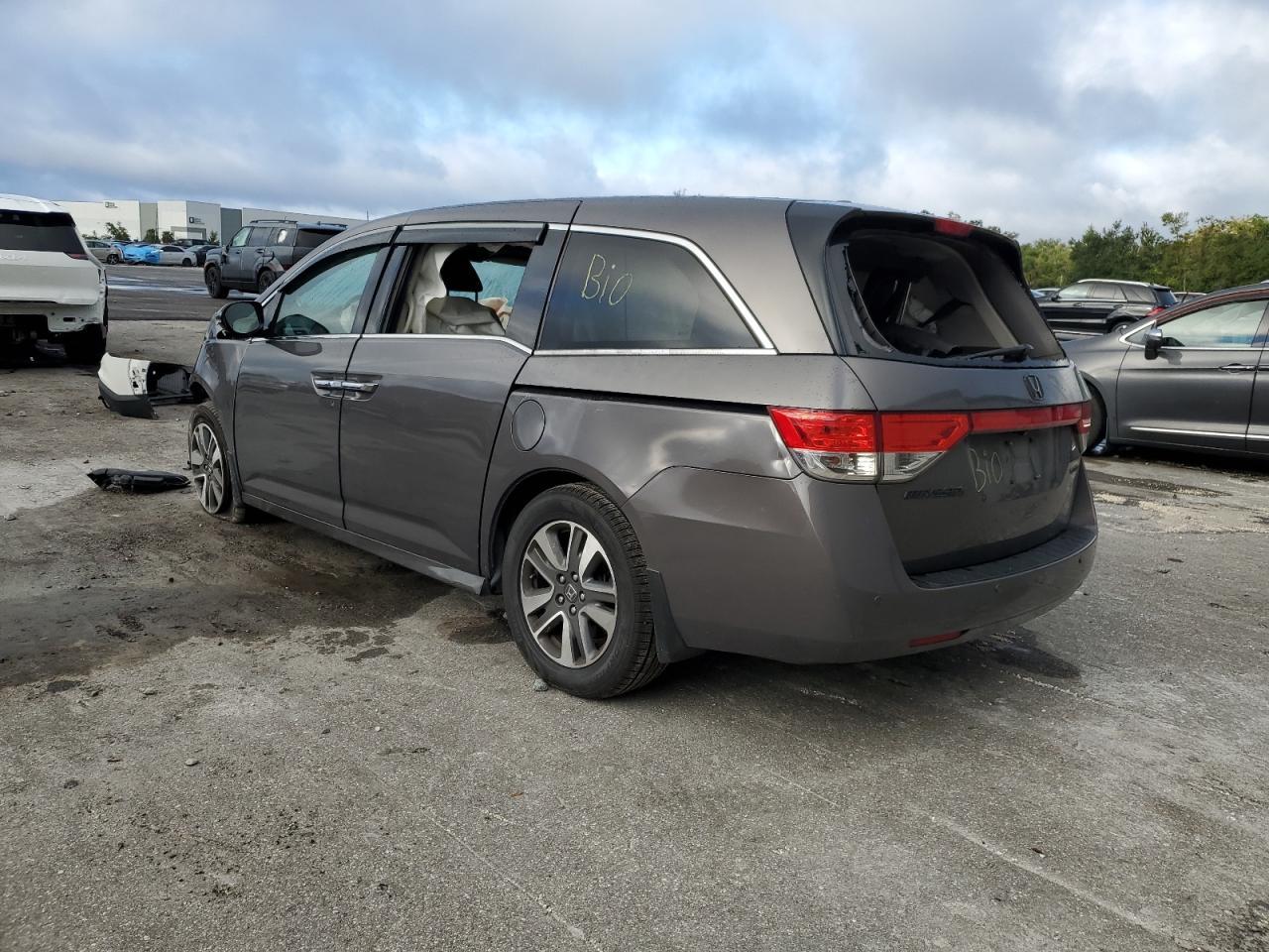 2014 Honda Odyssey Touring - Фото 2