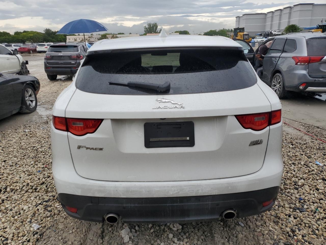 2017 Jaguar F-Pace Prestige - Image 6
