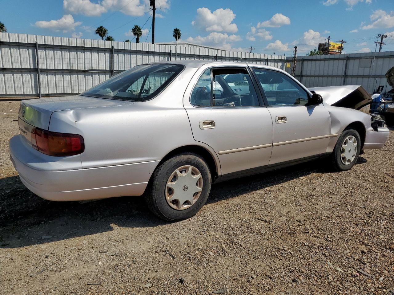1996 Toyota Camry Dx - Фото 3