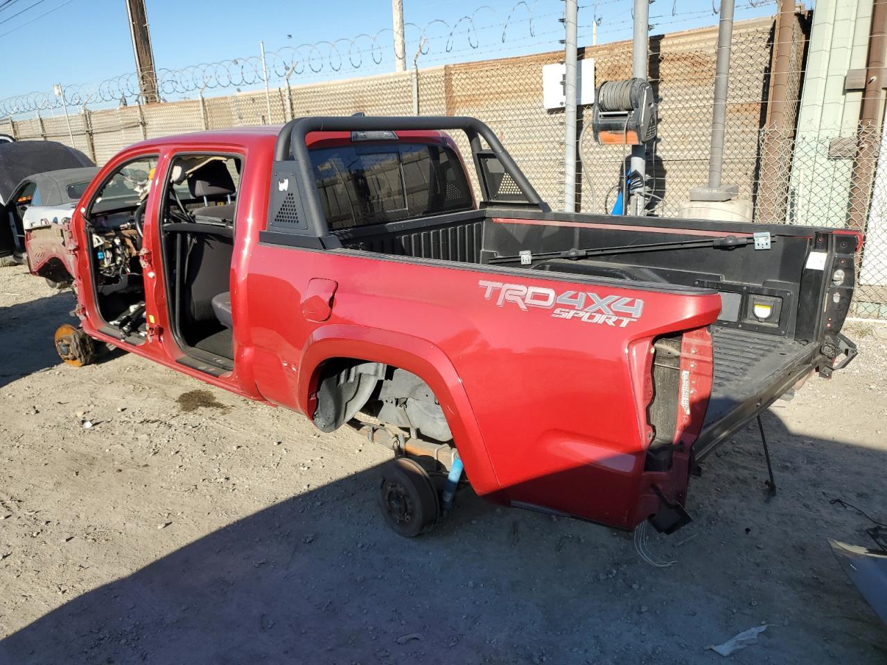 2018 Toyota Tacoma Double Cab - Фото 2