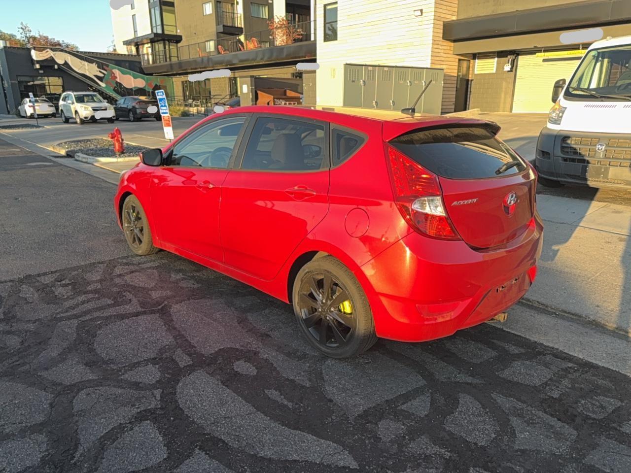 2012 Hyundai Accent Gls - Image 3