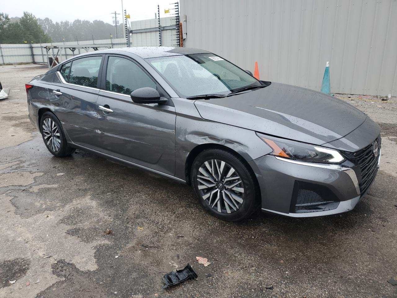 2025 Nissan Altima Sv - Image 4