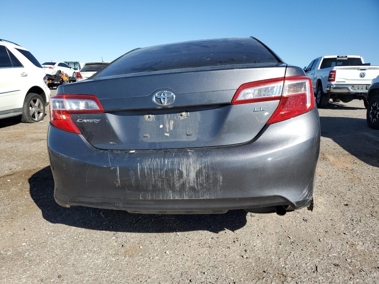 2014 Toyota Camry Le - Фото 6