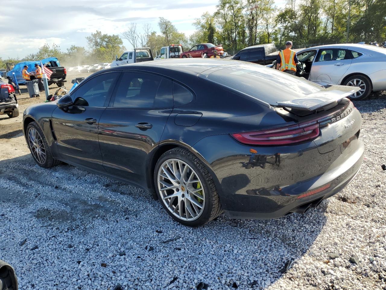 2018 Porsche Panamera 4 E-Hybrid - Фото 2