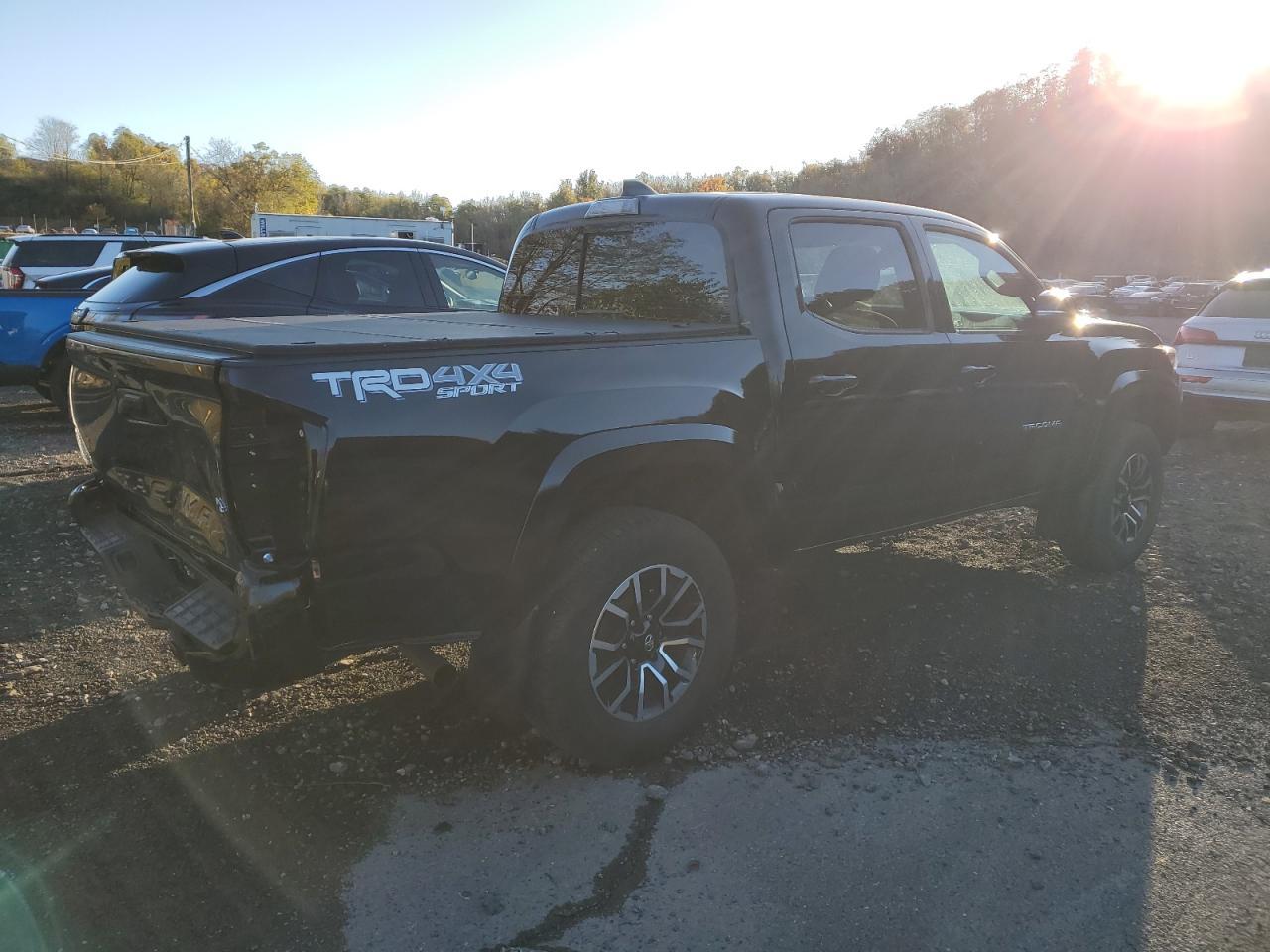 2023 Toyota Tacoma Double Cab - Фото 3