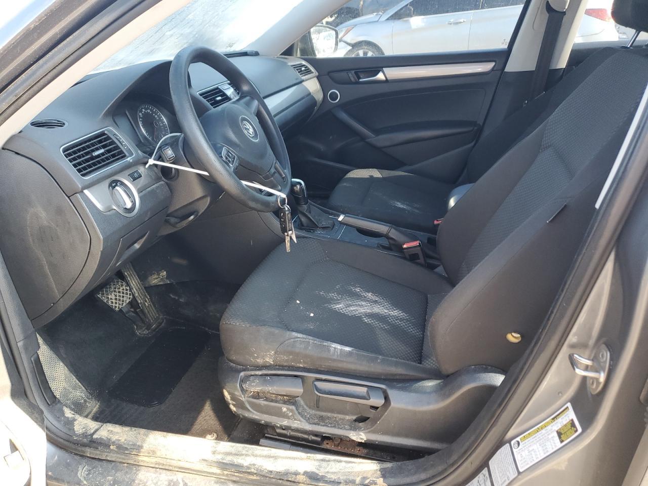 2015 Volkswagen Passat S - Image 7