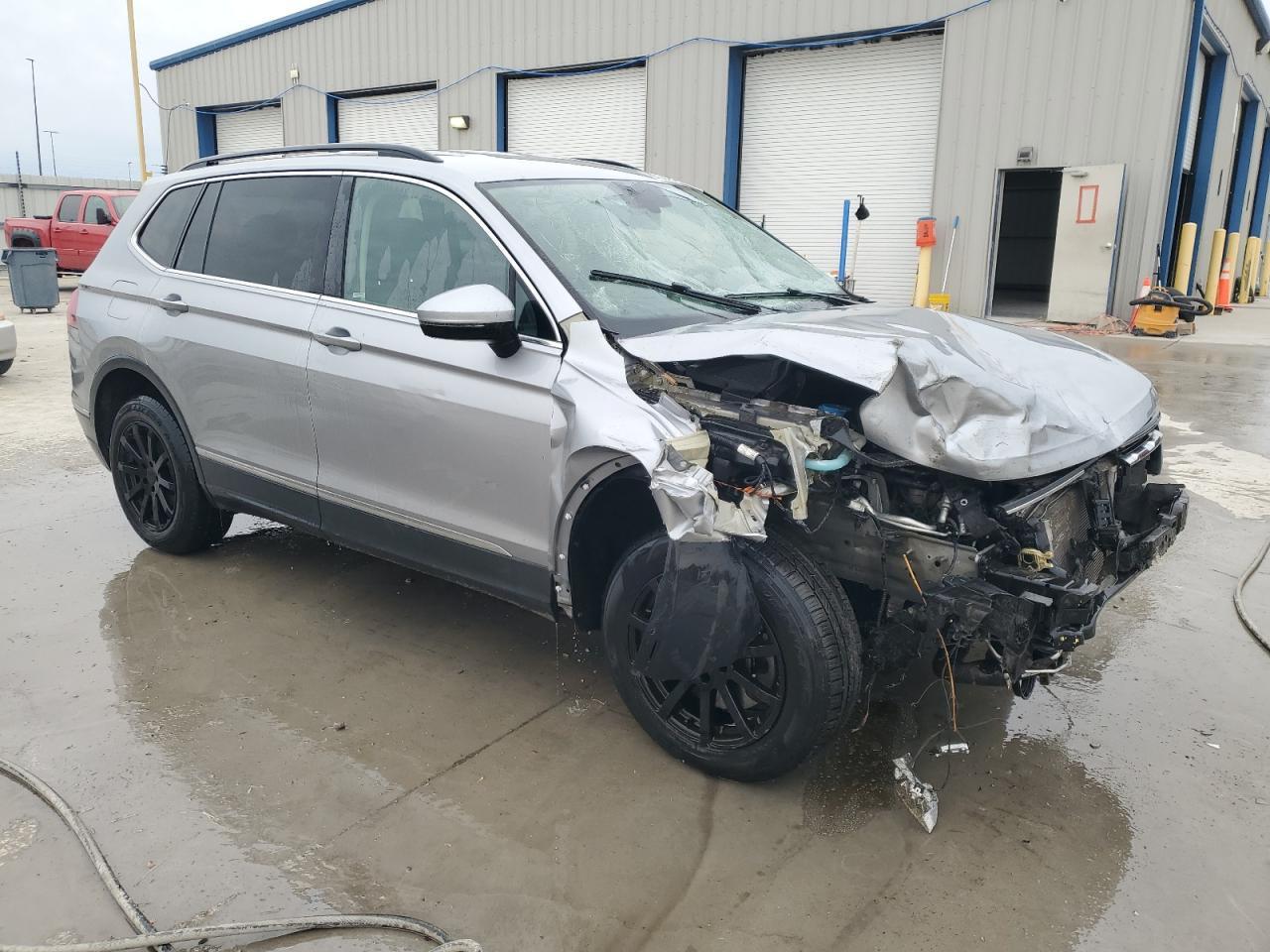 2020 Volkswagen Tiguan Se - Фото 4