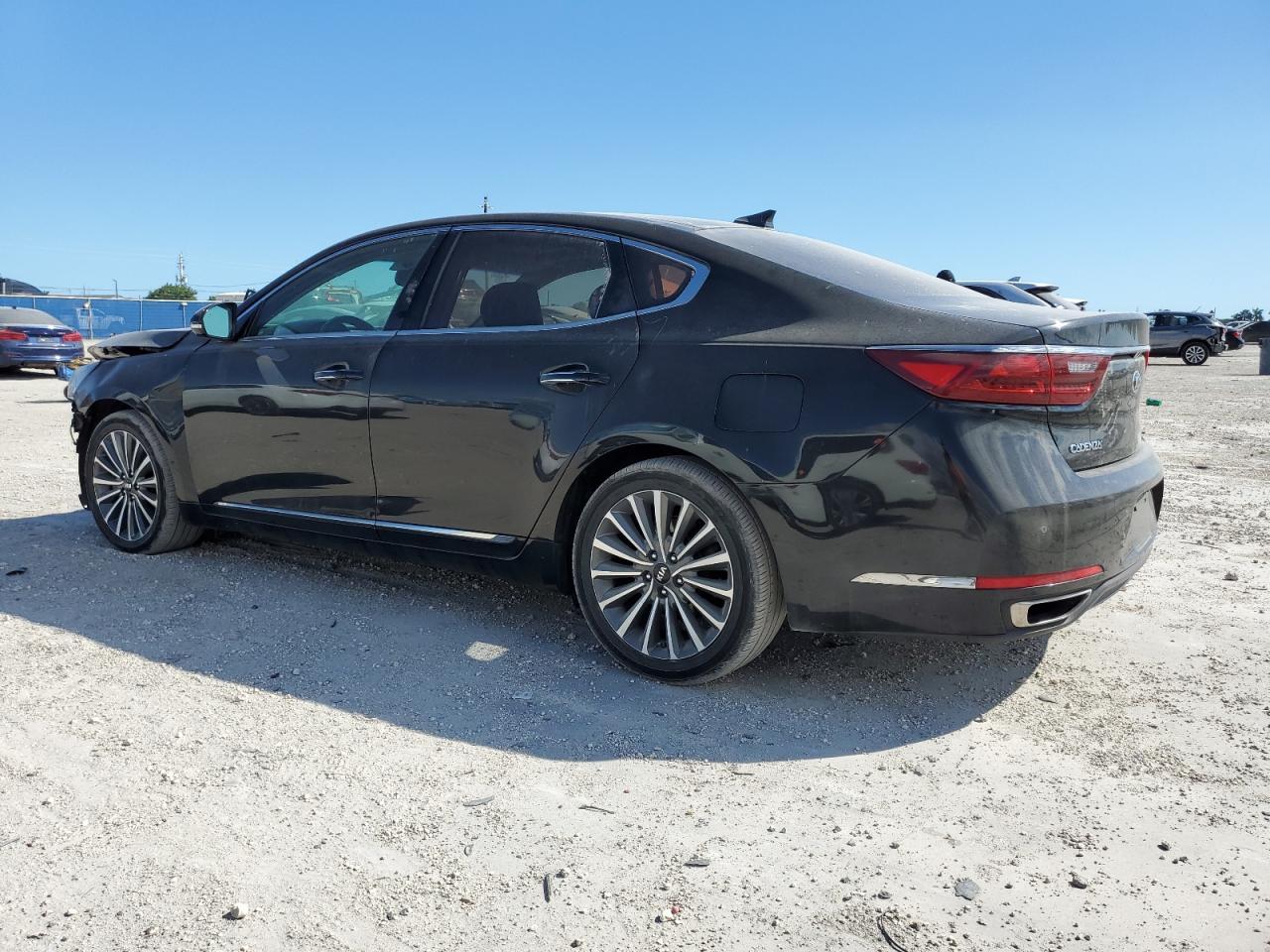2018 Kia Cadenza Luxury - Фото 2