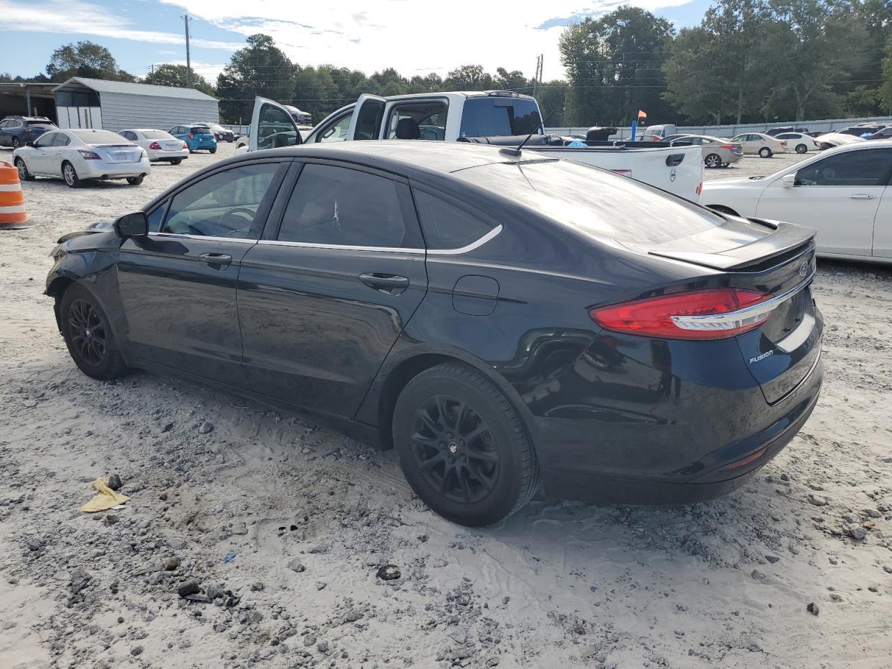 2017 Ford Fusion S - Фото 2