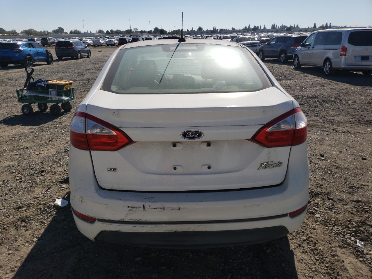 2017 Ford Fiesta Se - Фото 6