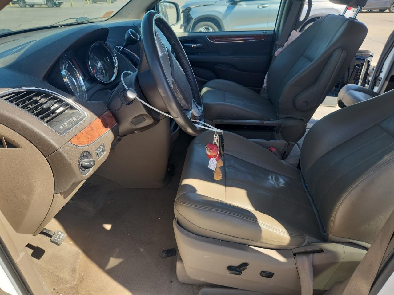 2014 Chrysler Town & Country Touring - Фото 7