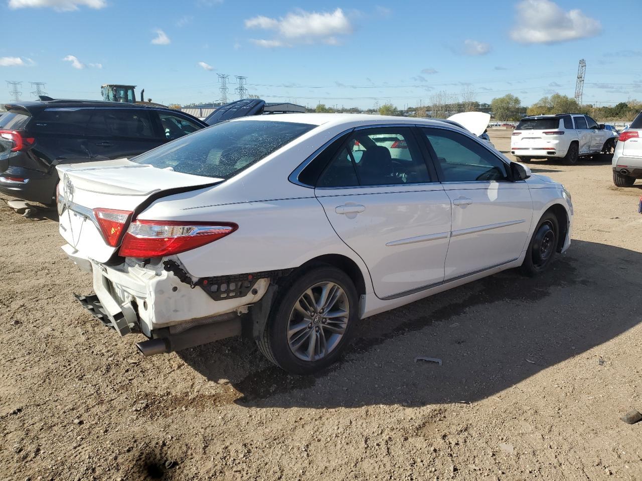 2016 Toyota Camry Le - Image 3