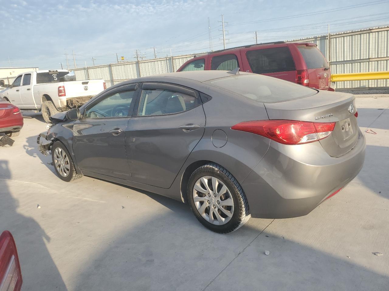 2013 Hyundai Elantra Gls - Image 2