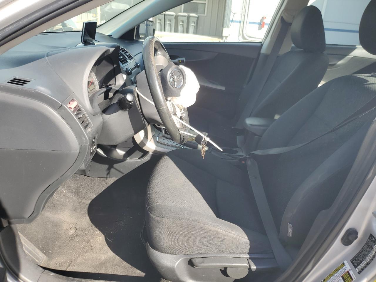 2010 Toyota Corolla Base - Фото 7