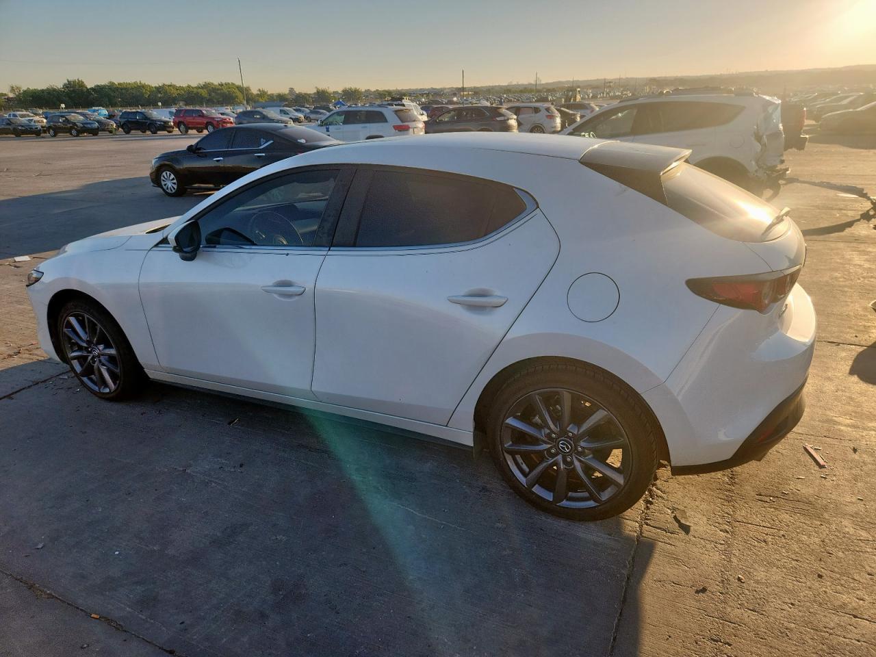 2023 Mazda 3 Preferred - Фото 2