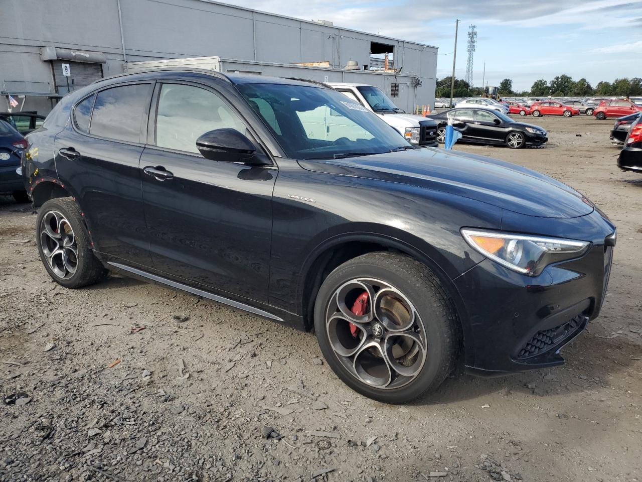 2022 Alfa Romeo Stelvio Ti - Фото 4