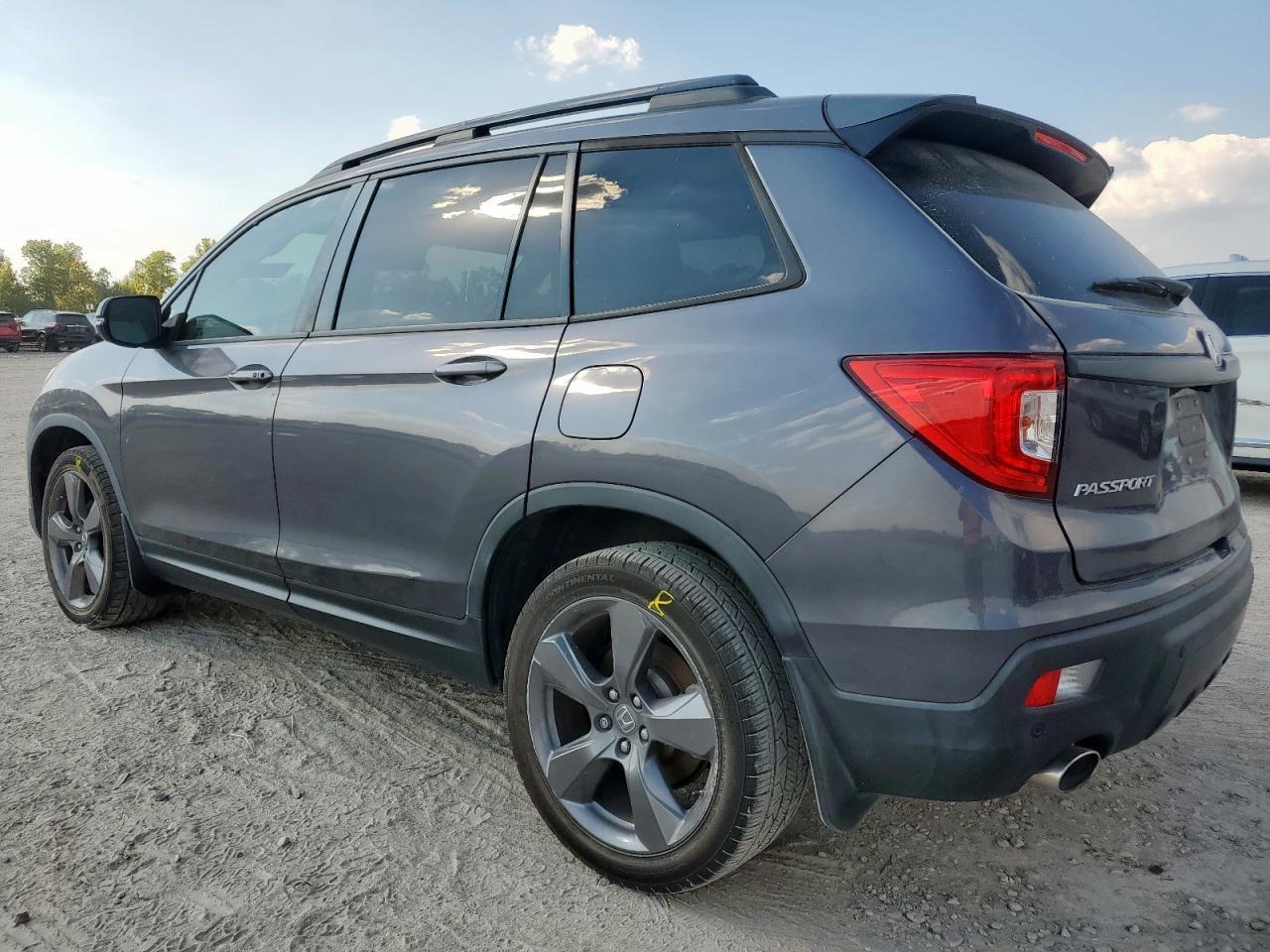 2021 Honda Passport Touring - Фото 2