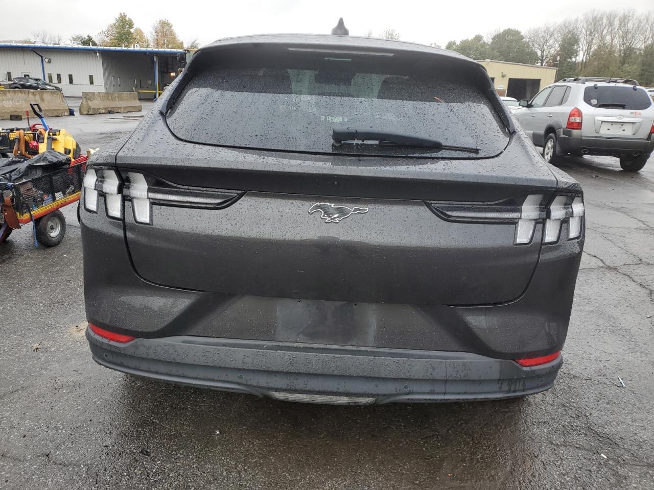 2022 Ford Mustang Mach-E Select - Image 6