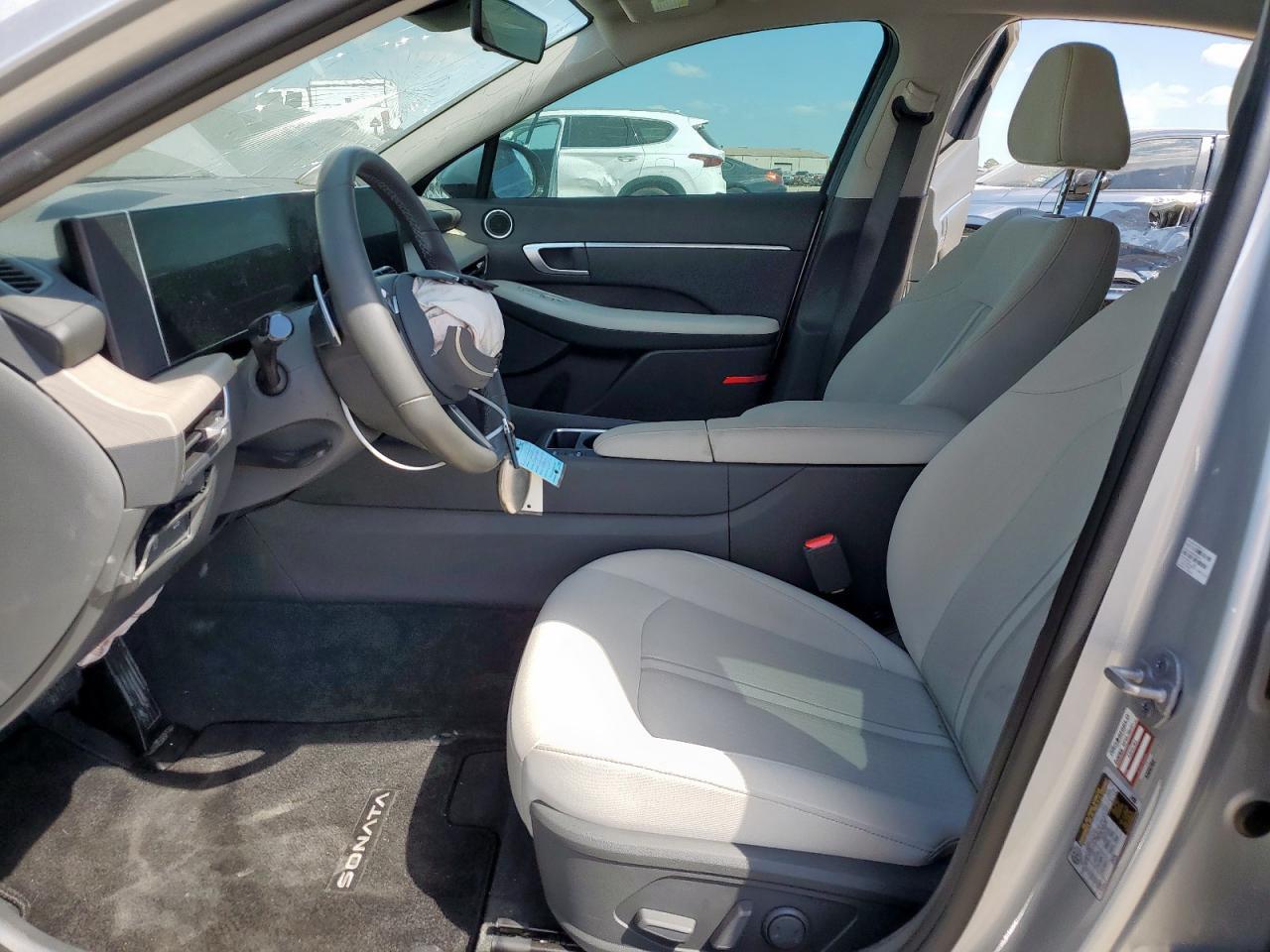 2025 Hyundai Sonata Hybrid - Image 7