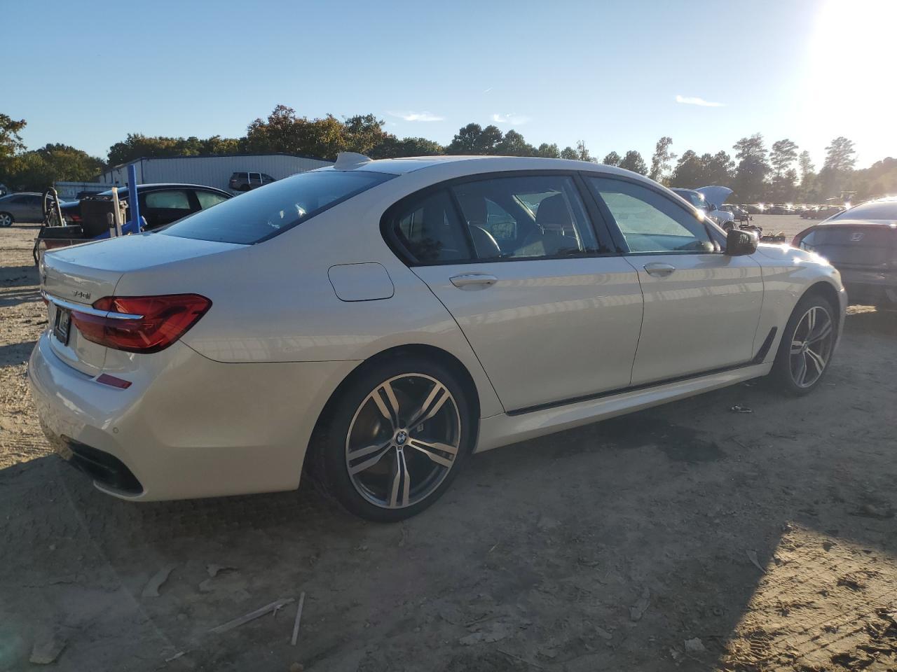 2017 BMW 740 Xi - Фото 3
