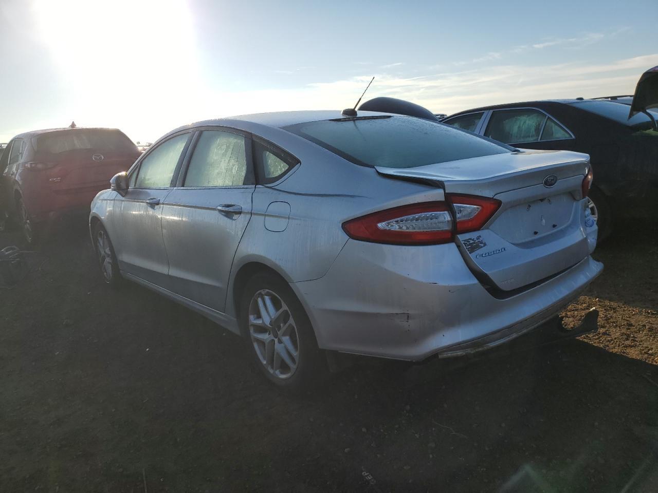 2015 Ford Fusion Se - Фото 2