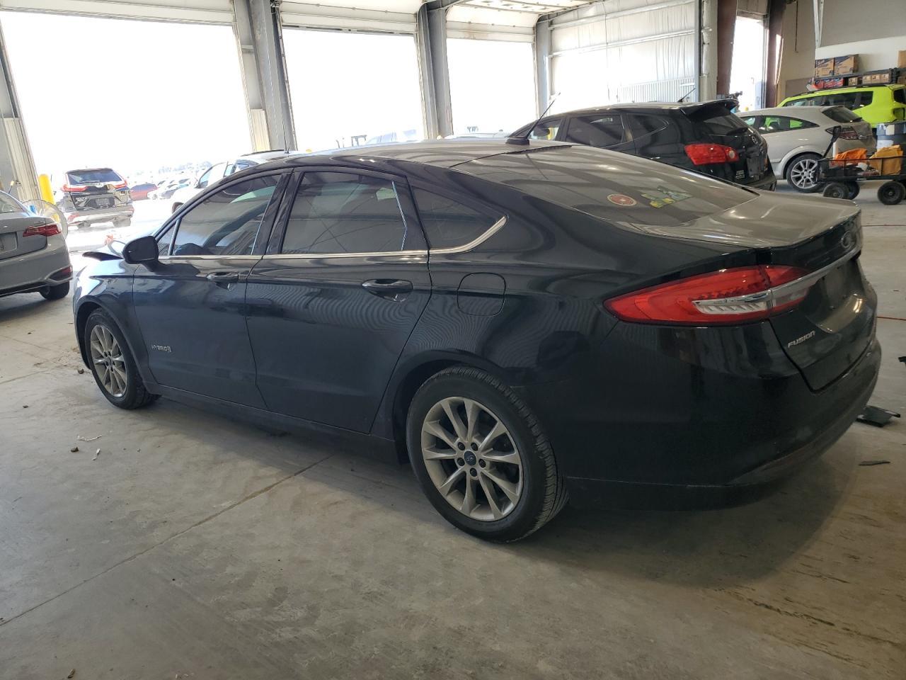 2017 Ford Fusion Se Hybrid - Image 2