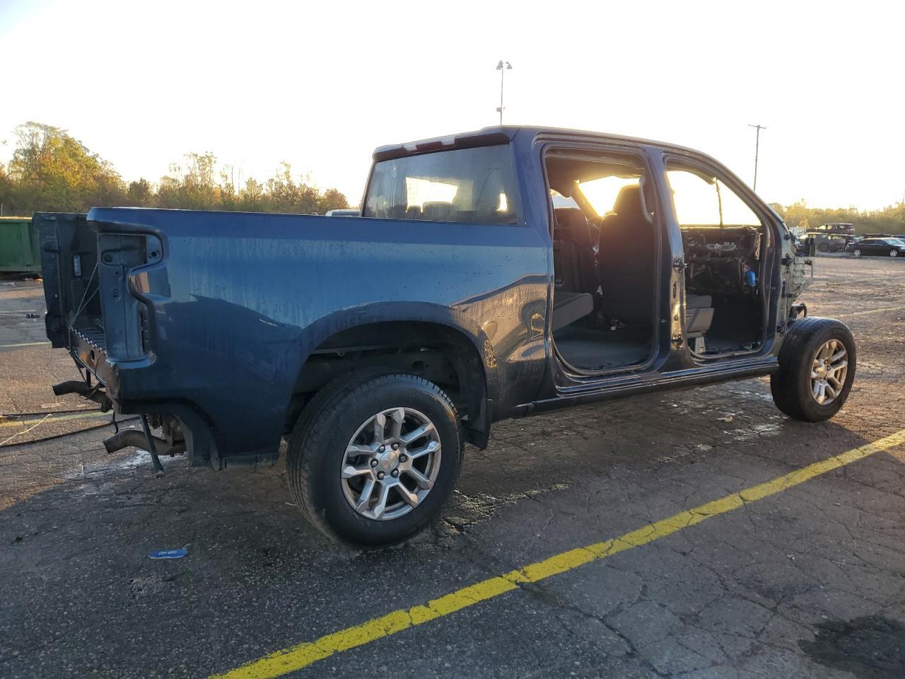 2022 Chevrolet Silverado K1500 Lt - Image 3