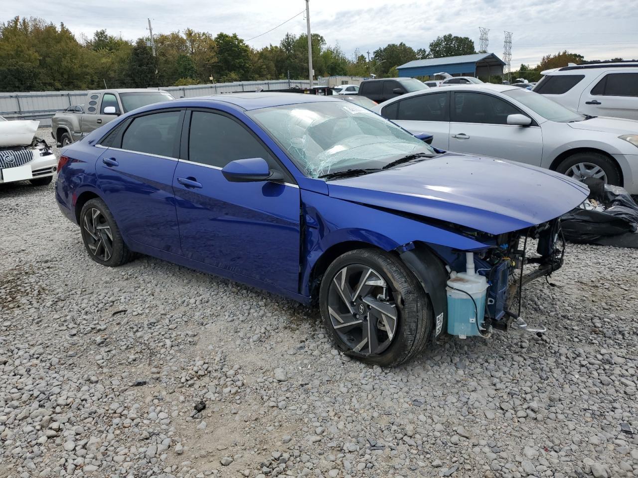 2025 Hyundai Elantra Sel - Image 4