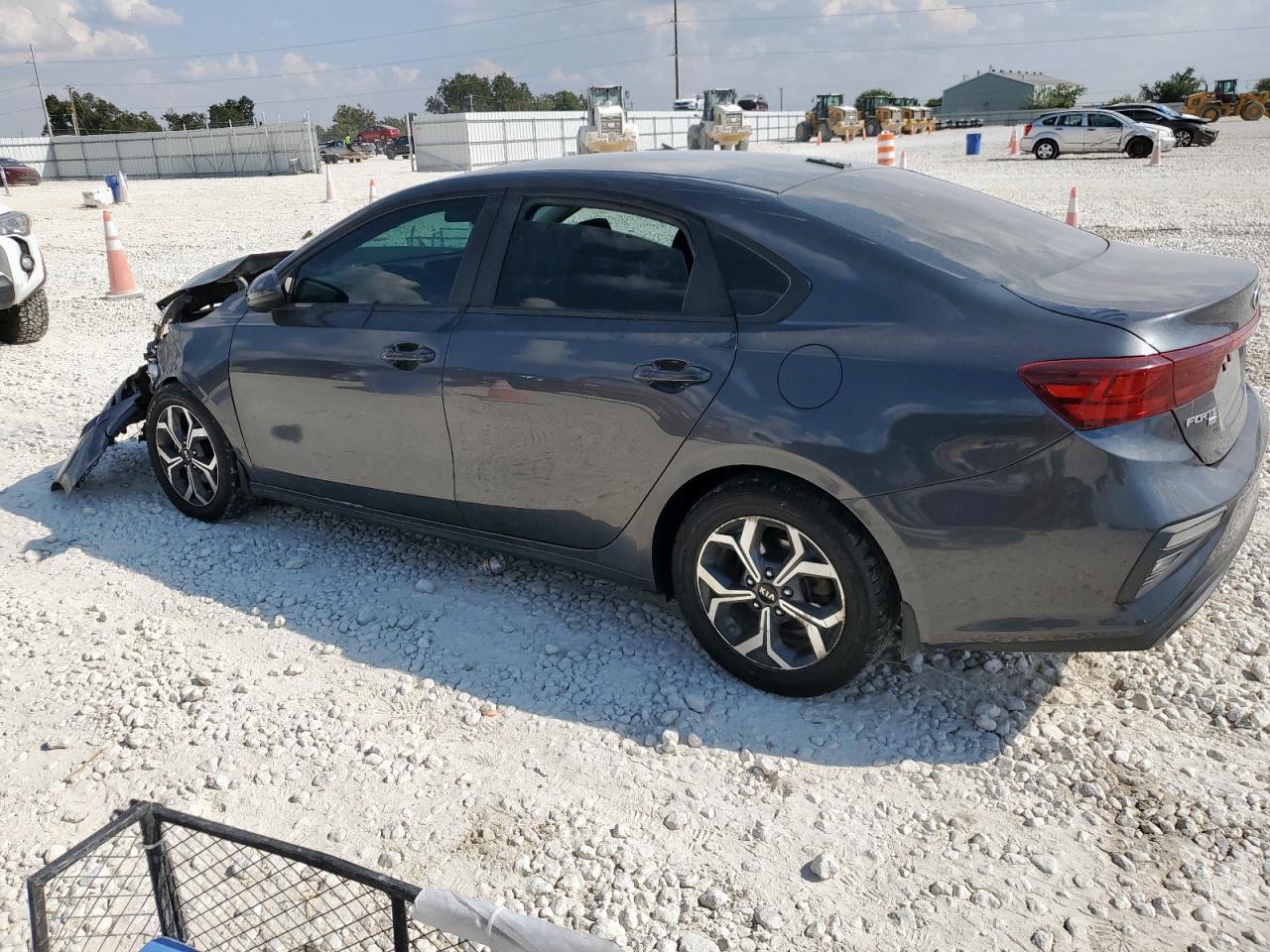 2021 Kia Forte Fe - Фото 2