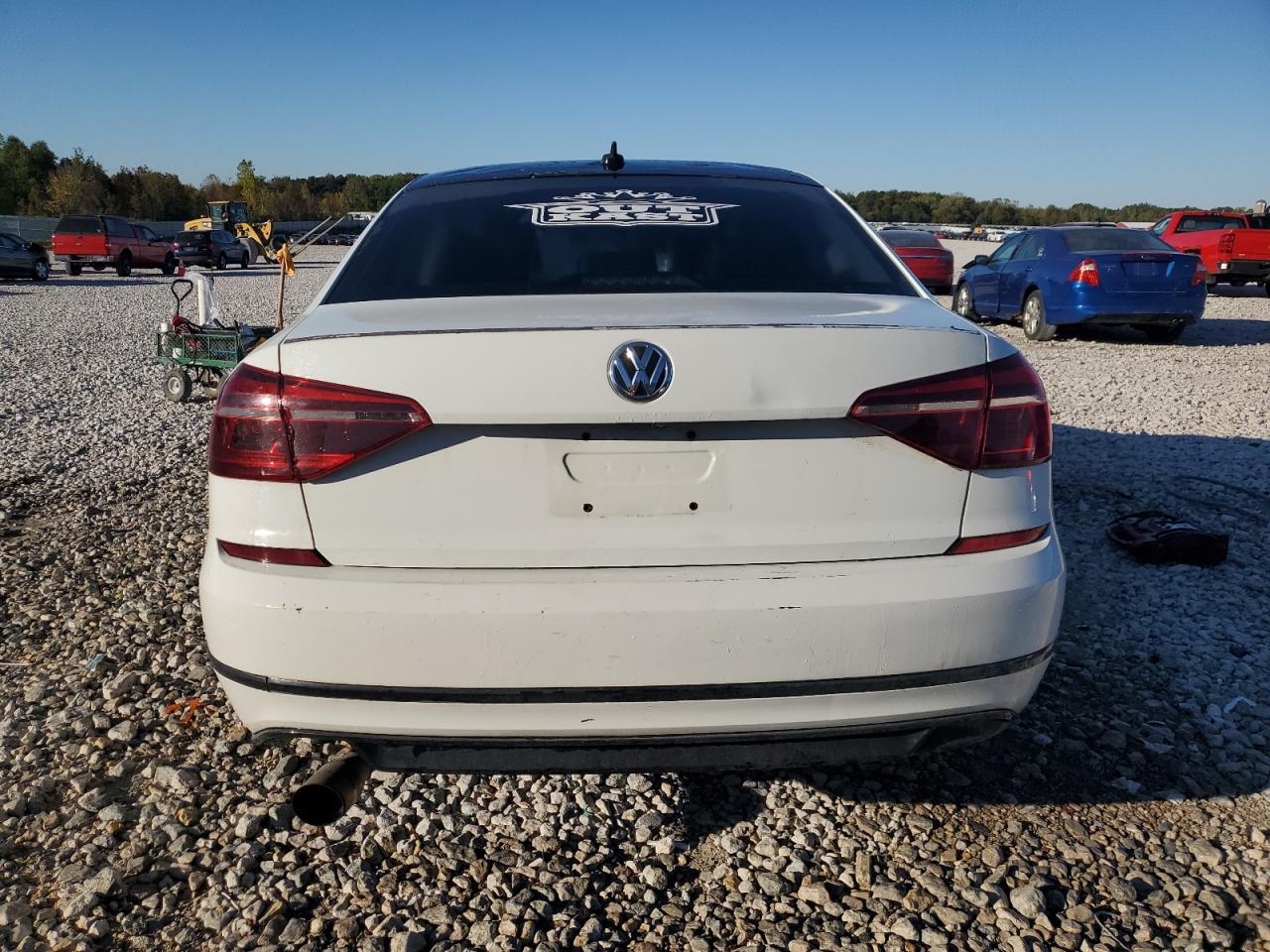 2017 Volkswagen Passat R-Line - Фото 6