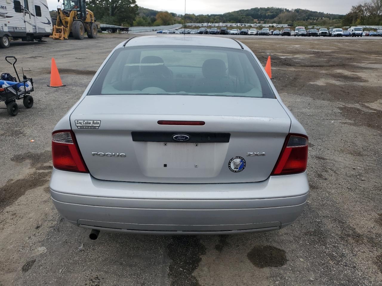 2005 Ford Focus Zx4 - Фото 6