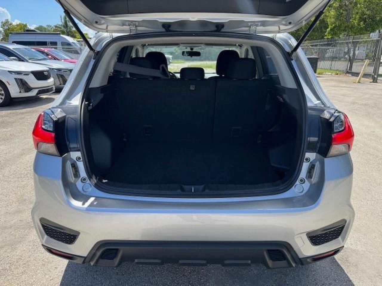 2020 Mitsubishi Outlander Sport Es - Image 6