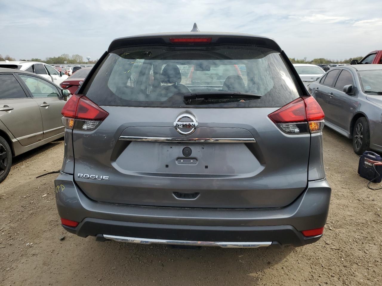 2017 Nissan Rogue S - Фото 6