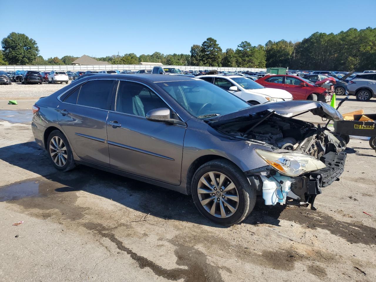 2016 Toyota Camry Le - Image 4