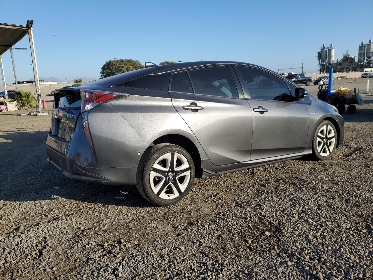 2017 Toyota Prius - Фото 3