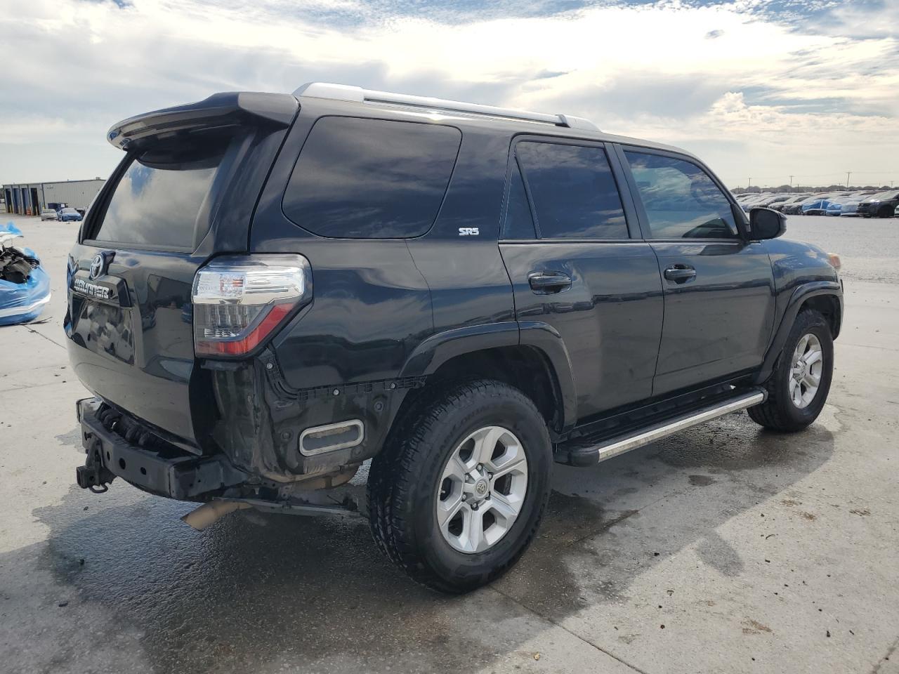 2014 Toyota 4Runner Sr5 - Image 3