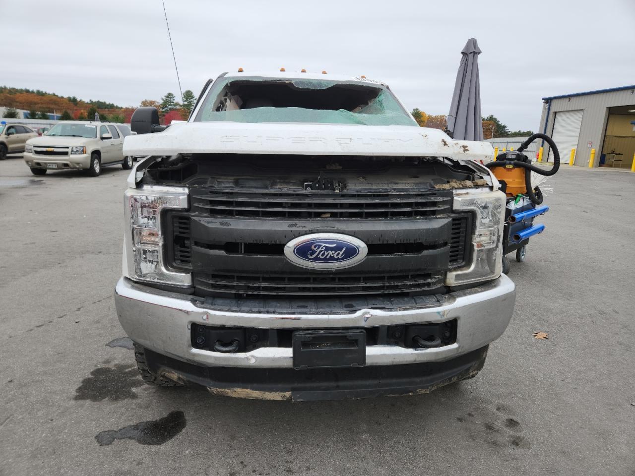 2019 Ford F350 Super Duty - Image 5