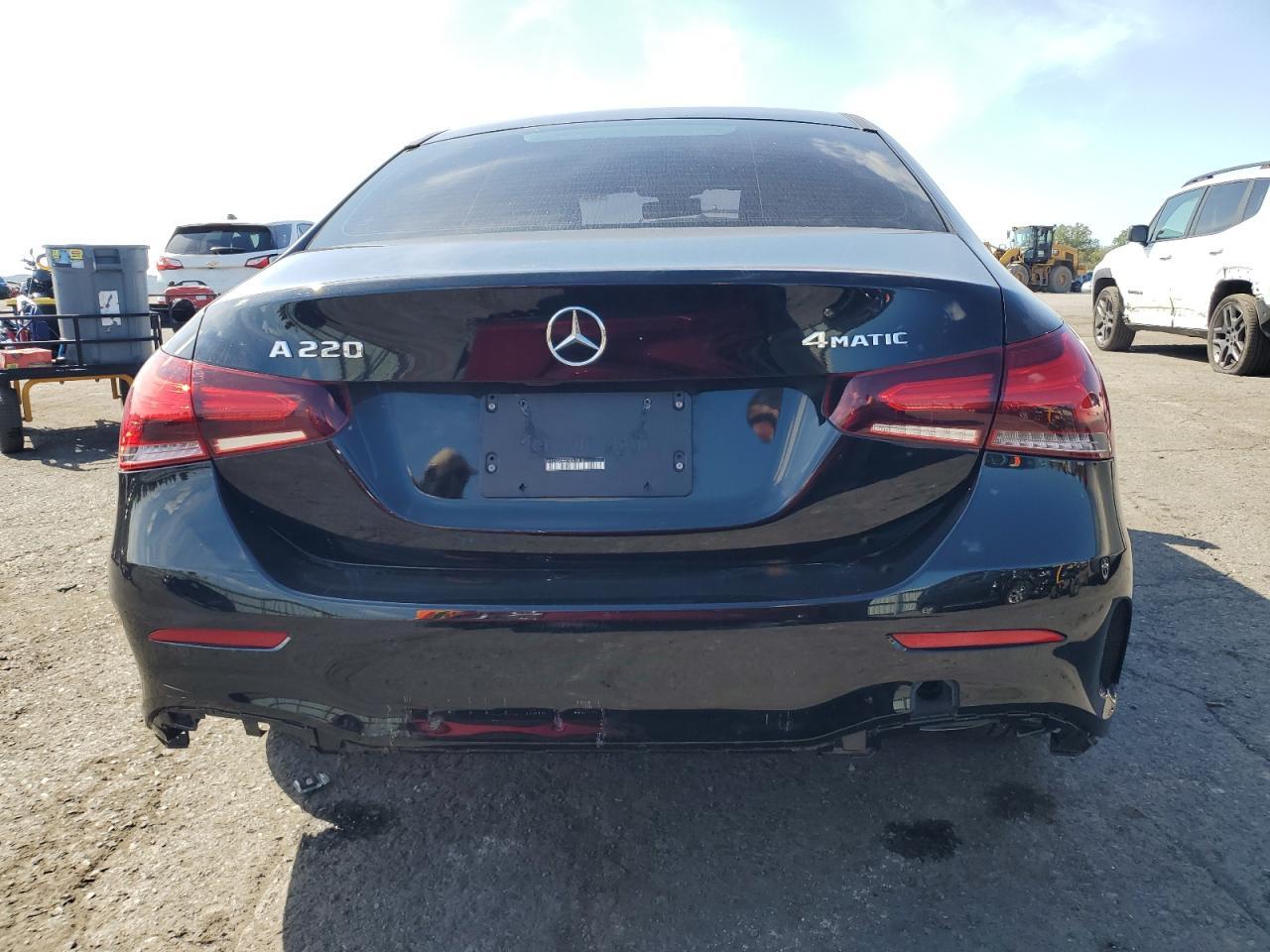 2022 Mercedes-Benz A 220 4Matic - Фото 6