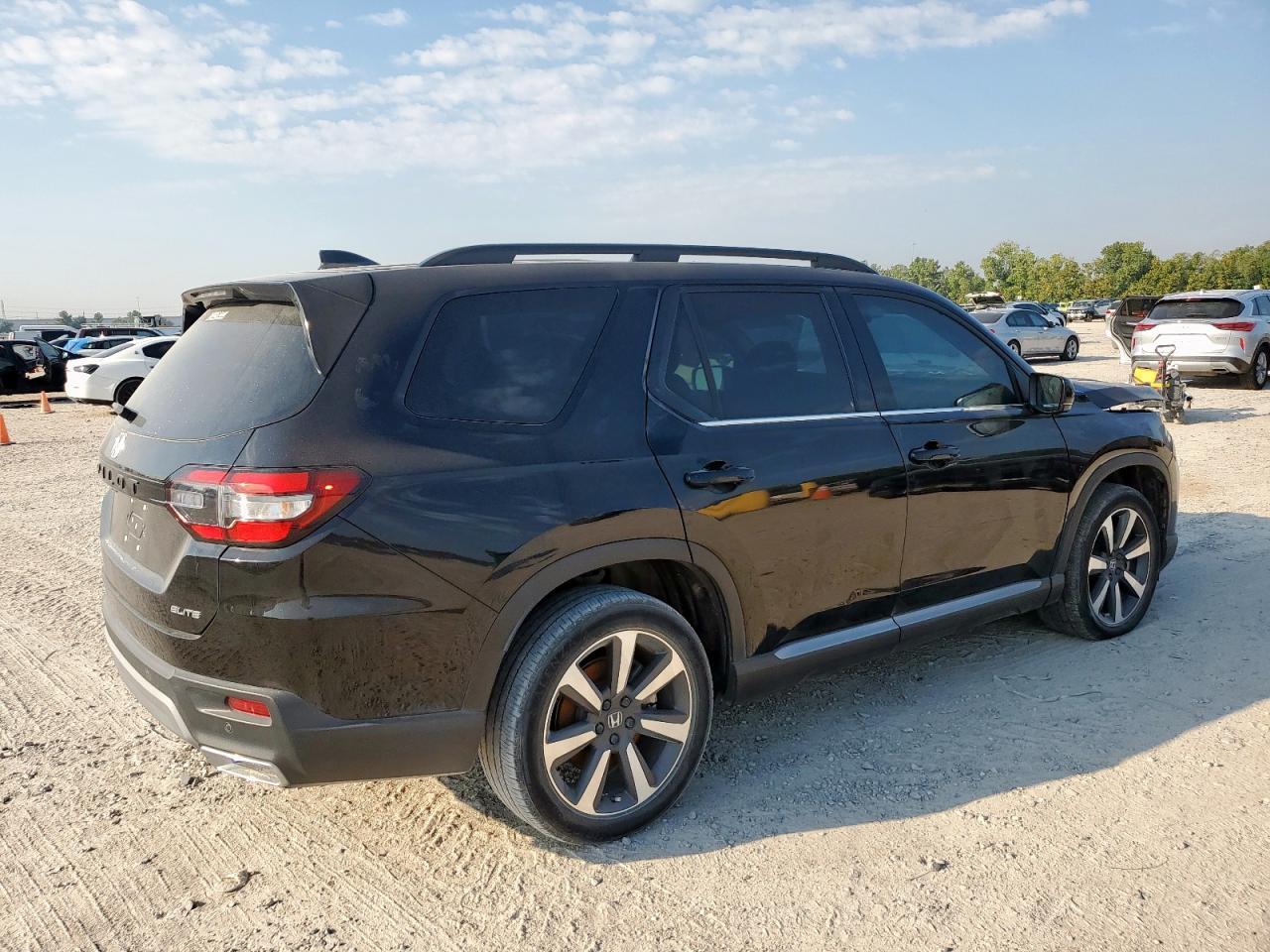 2023 Honda Pilot Elite - Фото 3