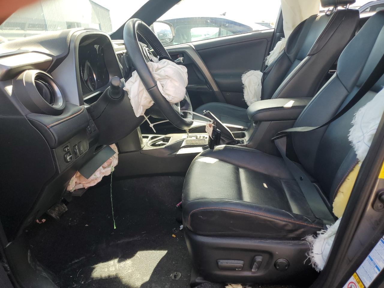2016 Toyota Rav4 Se - Фото 7