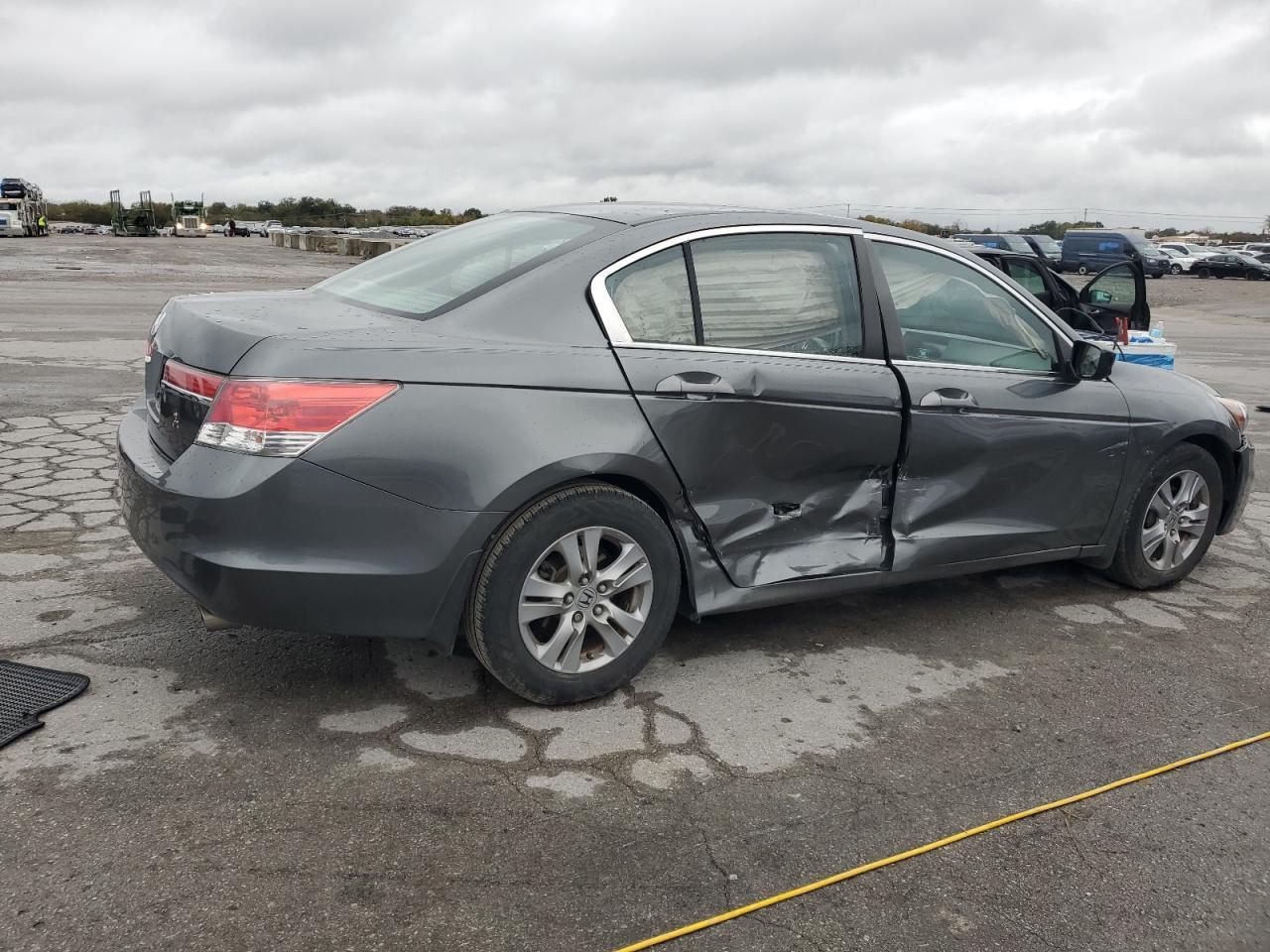 2011 Honda Accord Lxp - Фото 3