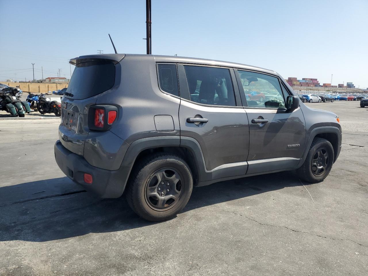 2016 Jeep Renegade Sport - Фото 3