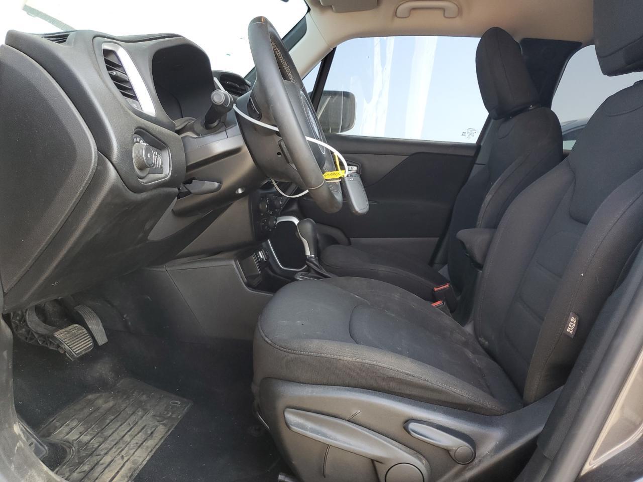 2020 Jeep Renegade Latitude - Image 7