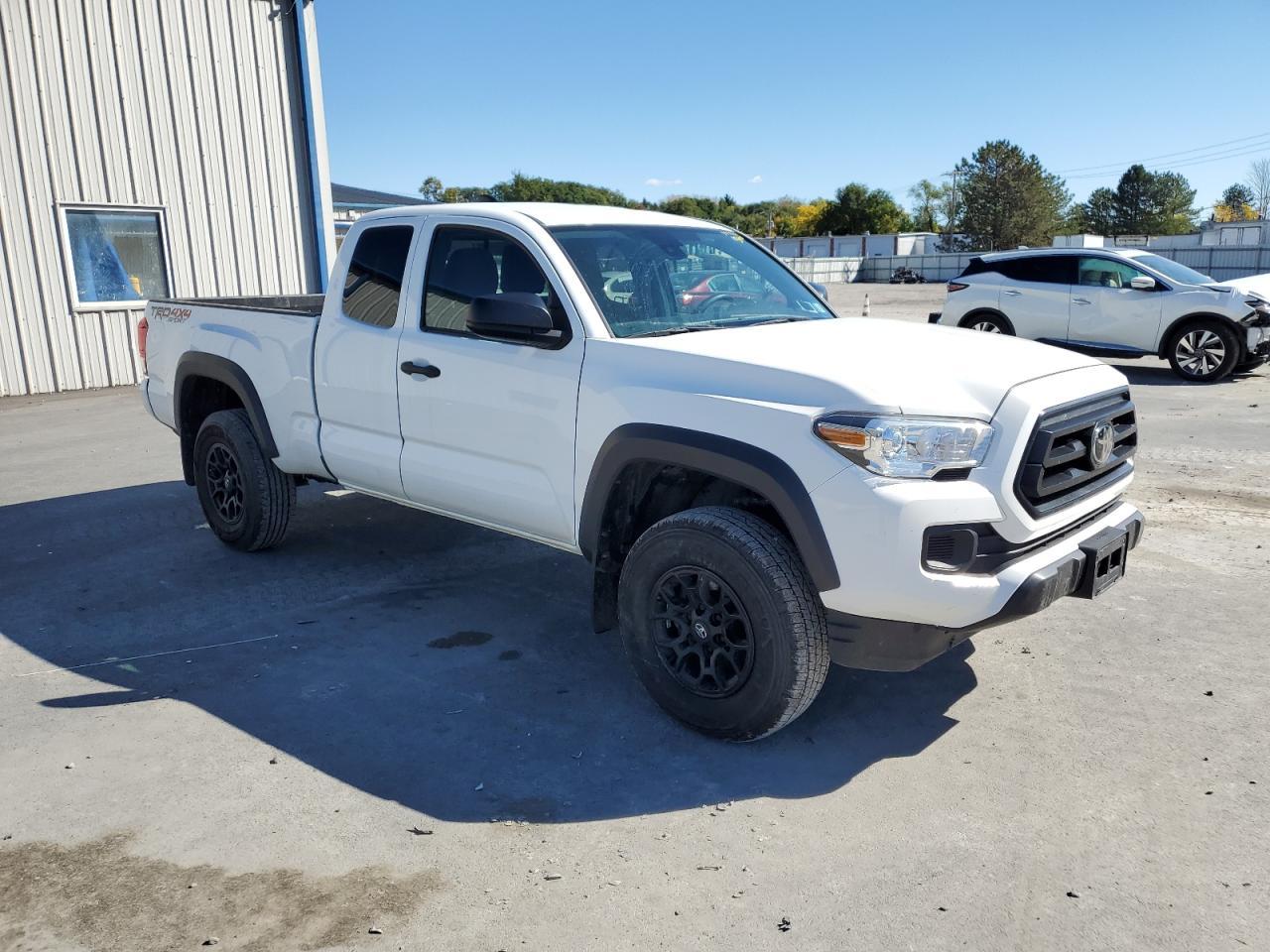 2021 Toyota Tacoma Access Cab - Image 4