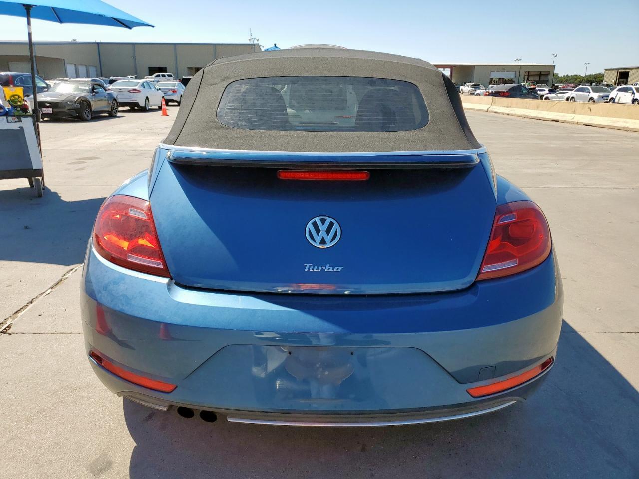 2018 Volkswagen Beetle S - Фото 6