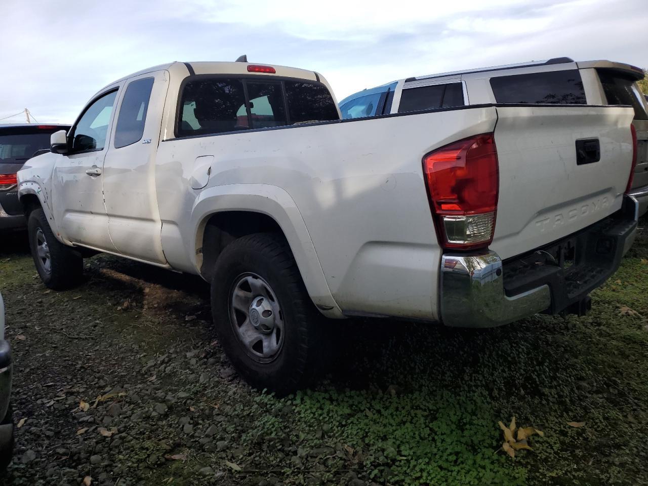2019 Toyota Tacoma Access Cab - Image 2