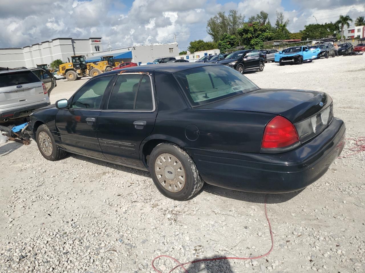 2004 Ford Crown Victoria - Фото 2